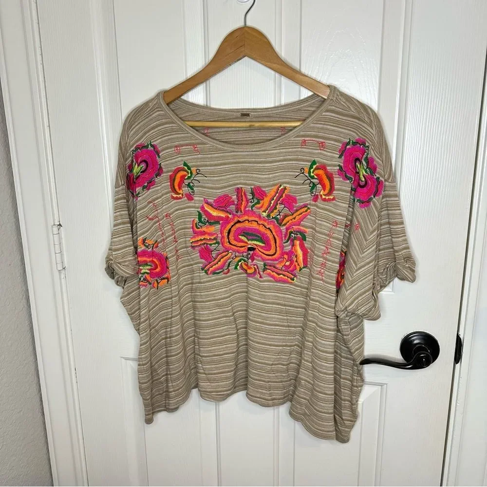 Free People Catalunya Tan White Striped Floral Embroidered Top Sz M Boho Preppy - Picture 2 of 8